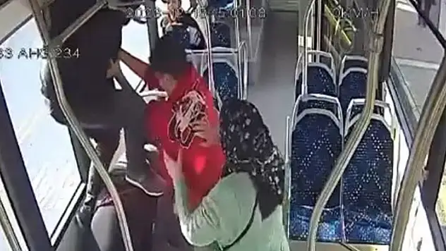 Otobüste yaşlı çifte dayak davasında tahliye kararı
