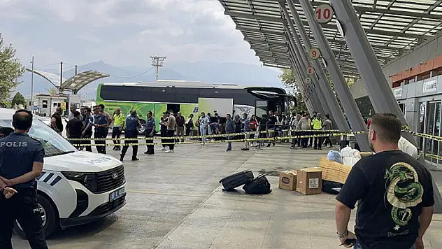 Otogarda kızını vuran babayı vatandaşlar darbetti