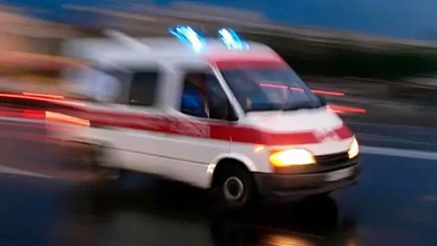 Otomobil elektrik direğine çarptı: 1 yaralı