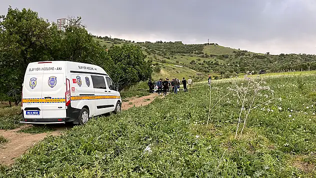Otomobil içerisinde pompalı tüfekle öldürüldü