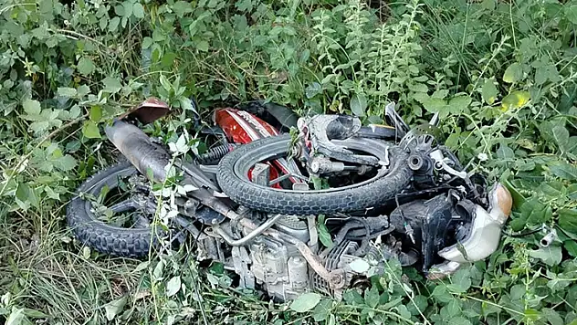 Otomobil ile çarpışan motosikletin sürücüsü öldü