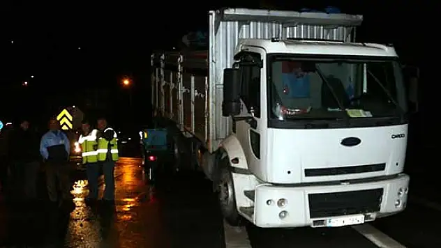 Otomobil ile kamyon çarpıştı: 1 ölü, 1 yaralı