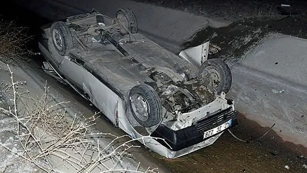 Otomobil ile motosiklet çarpıştı: 3 yaralı