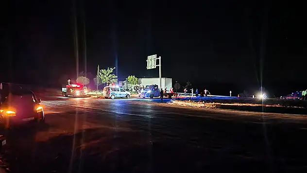 Otomobil ile tır çarpıştı: 1 ölü, 3 ağır yaralı
