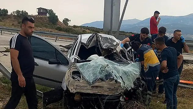 Otomobil, kamyonun altına girdi ilçe gençlik ve spor müdür vekili ile yurt çalışanı öldü

