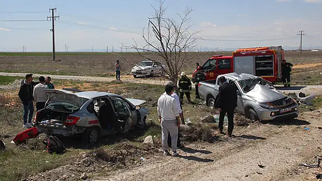 Otomobil pikaba çarptı: 1 ölü, 5 yaralı