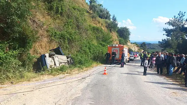 Otomobil şarampole devrildi: 1 ölü, 1 yaralı
