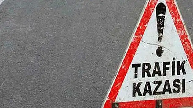 Otomobil TIR'ın altına girdi: 1 ölü