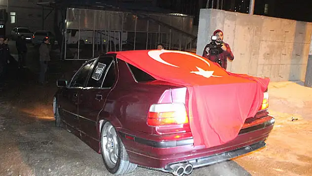 Otomobil tutkunlarından Çevik Kuvvet Şube Müdürlüğü'ne ziyaret