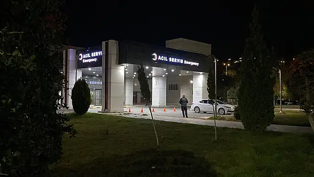 Otomobil uçurumdan yuvarlandı: 2 ölü, 1 yaralı