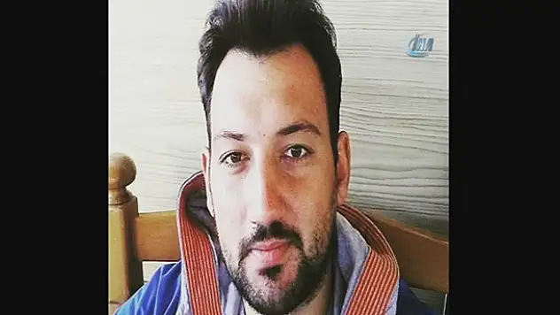 Otomobilde tartıştığı karısını boğazını keserek öldürdü