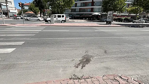 Otomobilin çarptığı bisikletlinin hayatını kaybettiği kaza kamerada