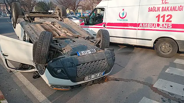 Otomobilin çarptığı cip, takla attı, 2 çocuk yaralandı

