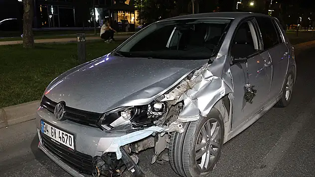 Otomobilin çarptığı genç kız hayatını kaybetti, sürücü aracı bırakıp kaçtı