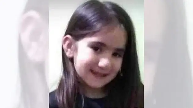 Otomobilin çarptığı küçük kız çocuğu hayatını kaybetti 
