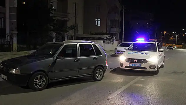 Otomobilin kaputunda yolculuk az kalsın canından edecekti
