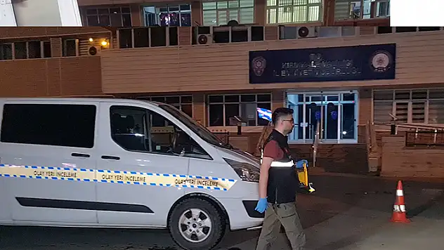 Otomobiline açılan ateşte yaralanan sürücü, emniyete sığındı
