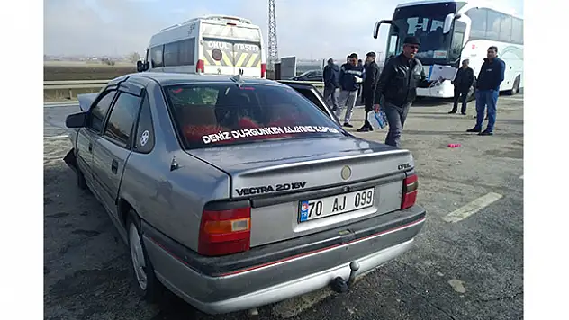Otomobille minibüs çarpıştı: 2 yaralı