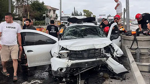 Otoyol gişesinde feci kaza: 1 ölü, 4 yaralı