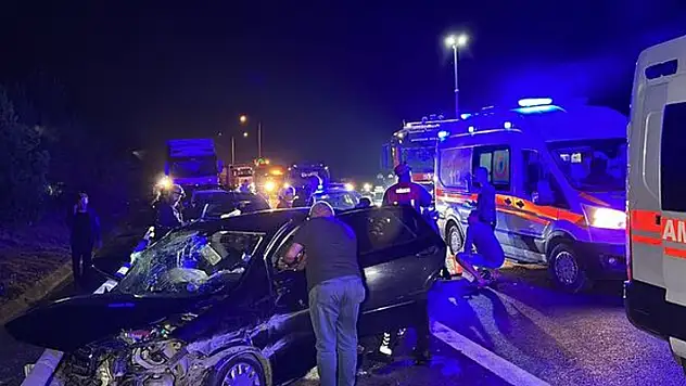 Otoyolda can pazarı: 1 ölü, 7 yaralı 