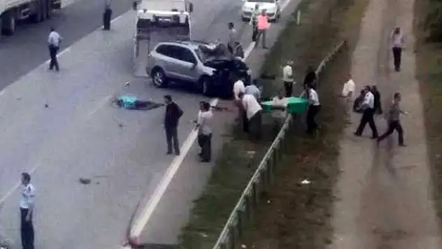 Otoyolda yarış ölümle bitti