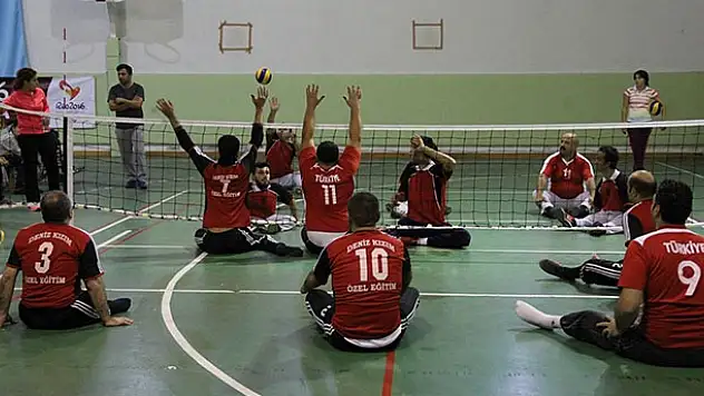 Oturarak Voleybol Türkiye Şampiyonası Konya'da yapıldı