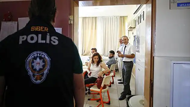 Oy pusulalarının fotoğrafını çekenlere büyük şok