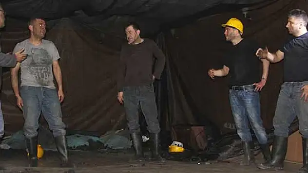Oynayanlar hükümlü, izleyenler hükümlü