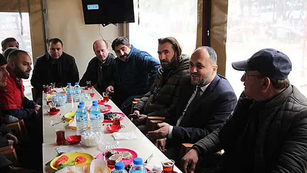 Özaltun'dan esnaf buluşmasında emeklilere yönelik TOKİ müjdesi