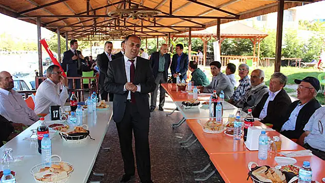Özaltun'dan muhtarlara jest