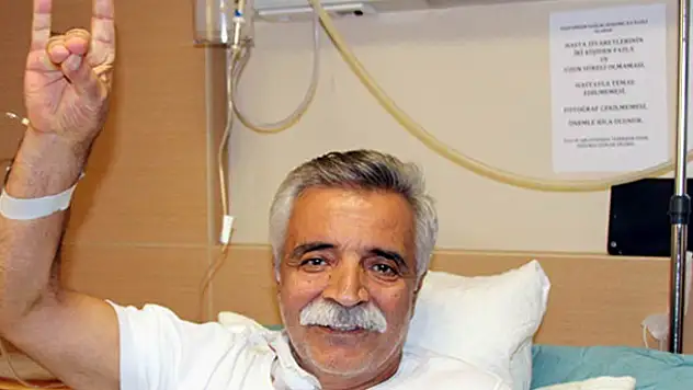 Ozan Arif hayatını kaybetti