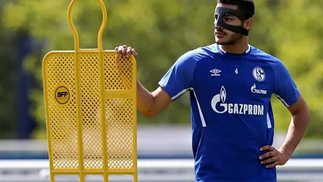 Ozan'ın formasını giydiği Schalke'den asker selamı açıklaması