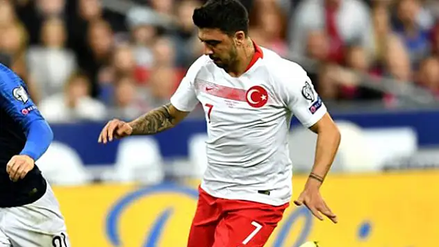Ozan Tufan, Türkiye maçındaki performansıyla çok eleştirildi