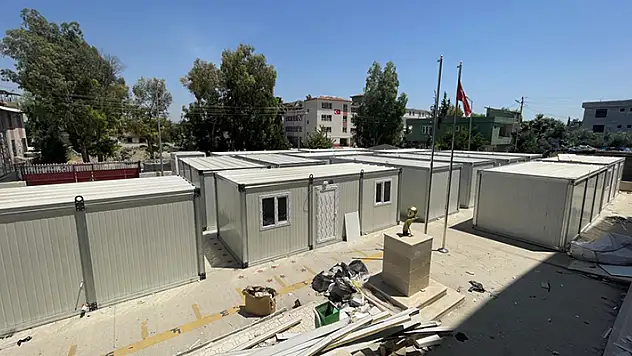 Özbekistan'dan Hatay'daki depremzedelere konteyner desteği

