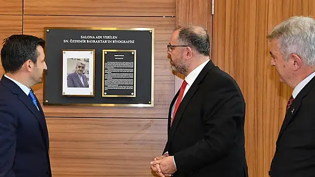 Özdemir Bayraktar'ın ismi Milli Savunma Üniversitesinde konferans salonuna verildi

