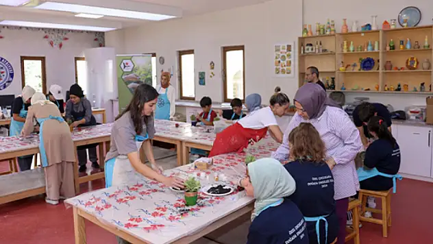 Özel çocuklar Selçuklu Sanat Tasarım Atölyesi'nde etkinlik gerçekleştirdi