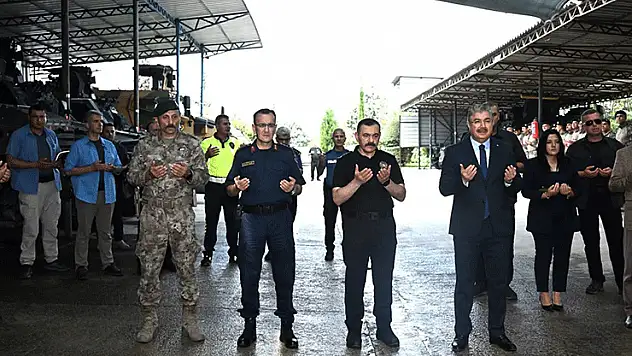 Özel Harekat polisleri dualarla Suriye'ye uğurlandı