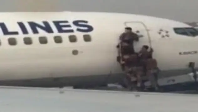 Özel Harekat polisleri uçağa böyle girdi!