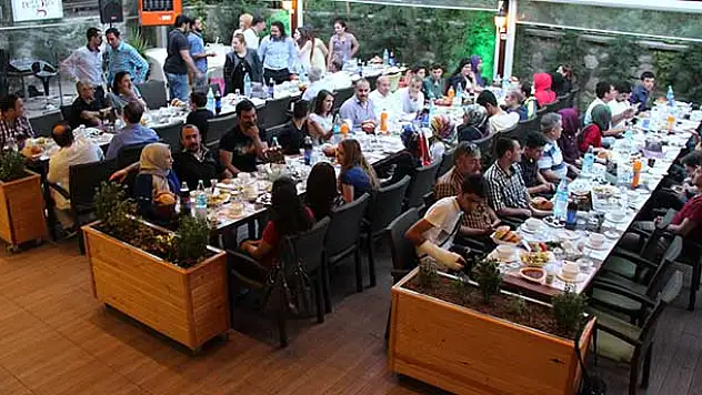 Özel Konya Hospıtal çalışanları iftarda buluştu