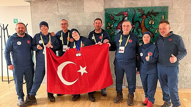 Özel milli sporcular, VIRTUS Dünya ve Avrupa Kayak Şampiyonası'nda 9 madalya kazandı
