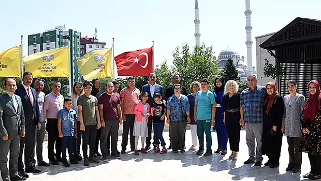 Özel öğrencilerden Başkan Altay'a ziyaret
