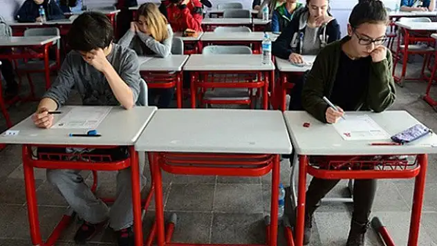 Özel okulların kayıt takvimi iptal edildi