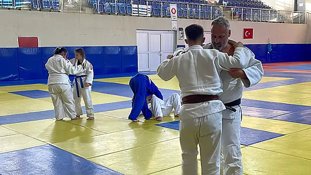 Özel Sporcular Down Judo Milli Takımı Konya'da kampa girdi
