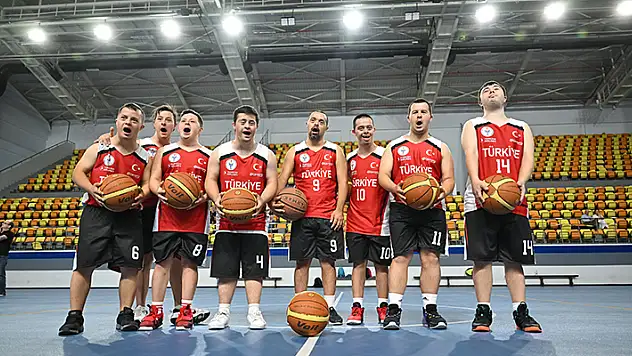 Özel sporcular şampiyonluk için çalışıyor

