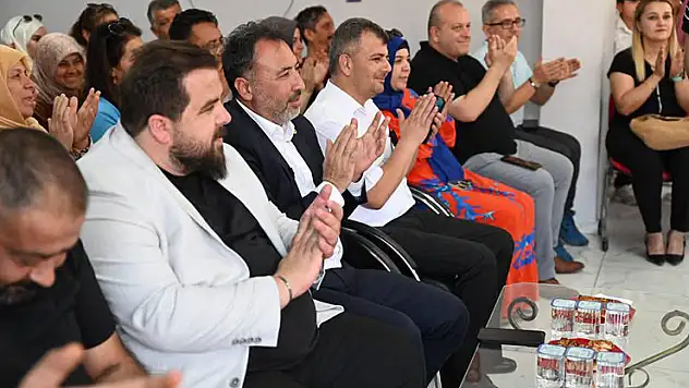 Özer Emirdağlı öğrencilerle
