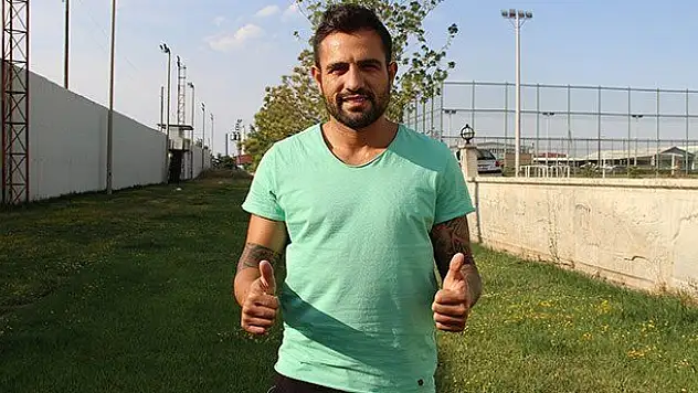 Özer İddialı