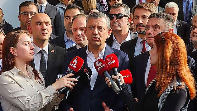 Özgür Özel: Mansur Yavaş'ı da tartıştırmak üzerine yaptıkları bir hamledir