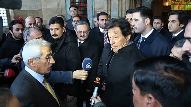 Pakistan Başbakanı İmran Khan Mevlana Müzesi'ni ziyaret etti