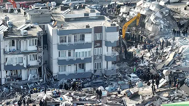 Pakistan'da Bakanlar Kurulu üyelerinin bir aylık maaşları, depremzedelere bağışlanacak