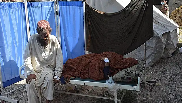 Pakistan'da meydana gelen 5,9 büyüklüğündeki depremde 20 kişi öldü

